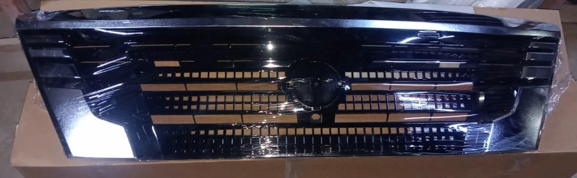 Nissan Urvan 2023-2024-2025 Grille Show